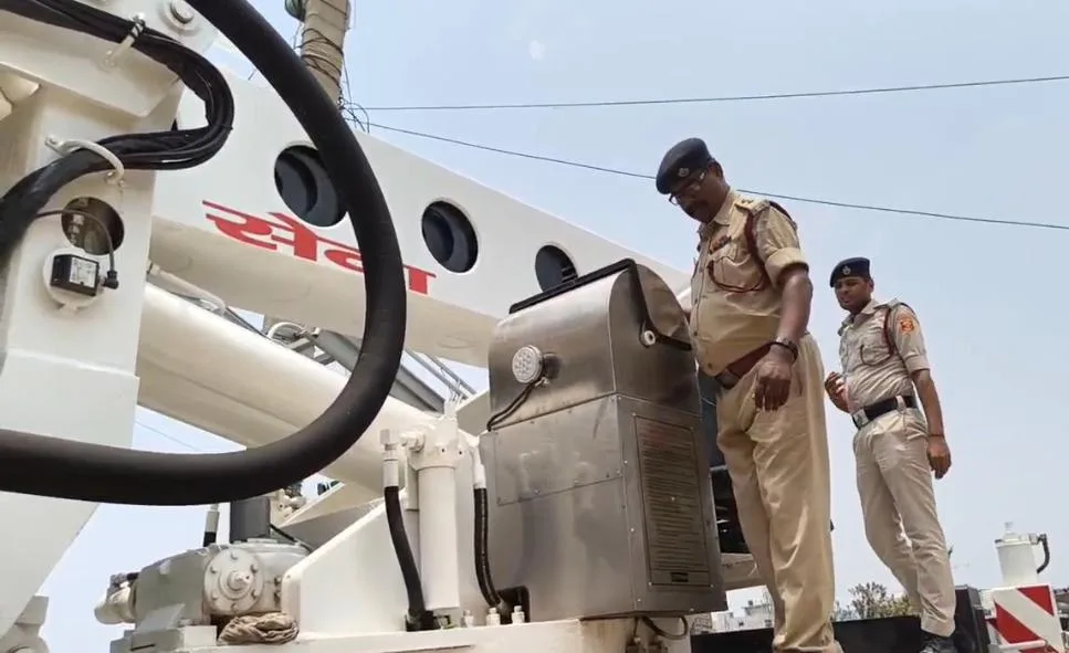 भागलपुर को मिली आधुनिक हाइड्रोलिक फायर टेंडर गाड़ी, ऊंची इमारतों में आग बुझाने और रेस्क्यू में मिलेगी बड़ी मदद