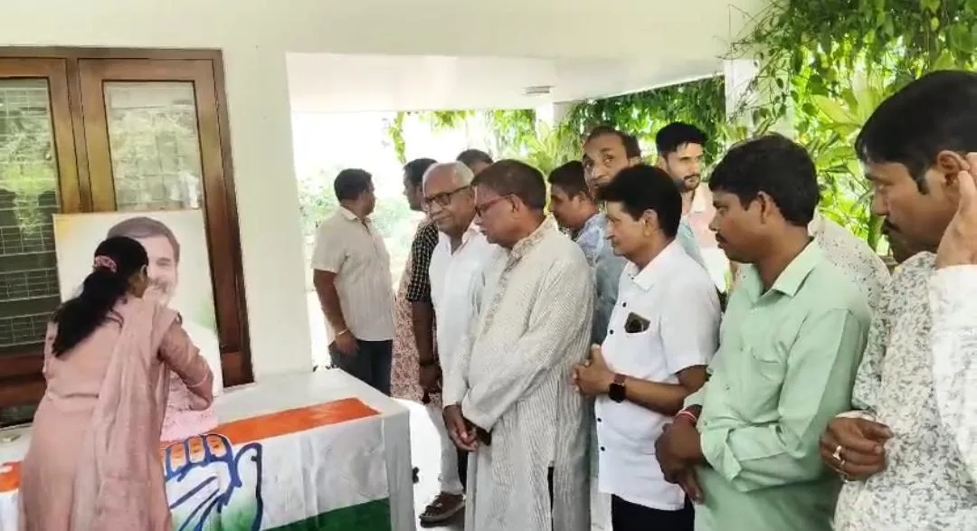 भागलपुर में धूमधाम से मनाया गया राहुल गांधी का 57वां जन्मदिन, कांग्रेस कार्यकर्ताओं ने काटा केक