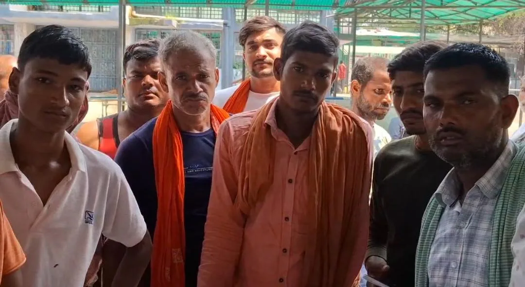 स्कूटी की बैटरी चार्ज करते समय करंट लगने से युवक की मौत, दो बच्चों के सिर से उठा पिता का साया