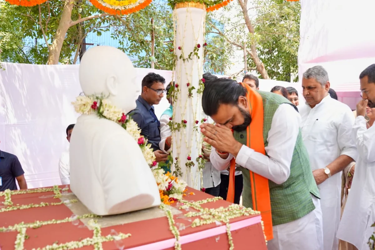 दिग्विजय सिंह की पुण्यतिथि पर जुटे कई बड़े नेता, मुख्यमंत्री ने दी श्रद्धांजलि और याद किए जनसेवा के कार्य