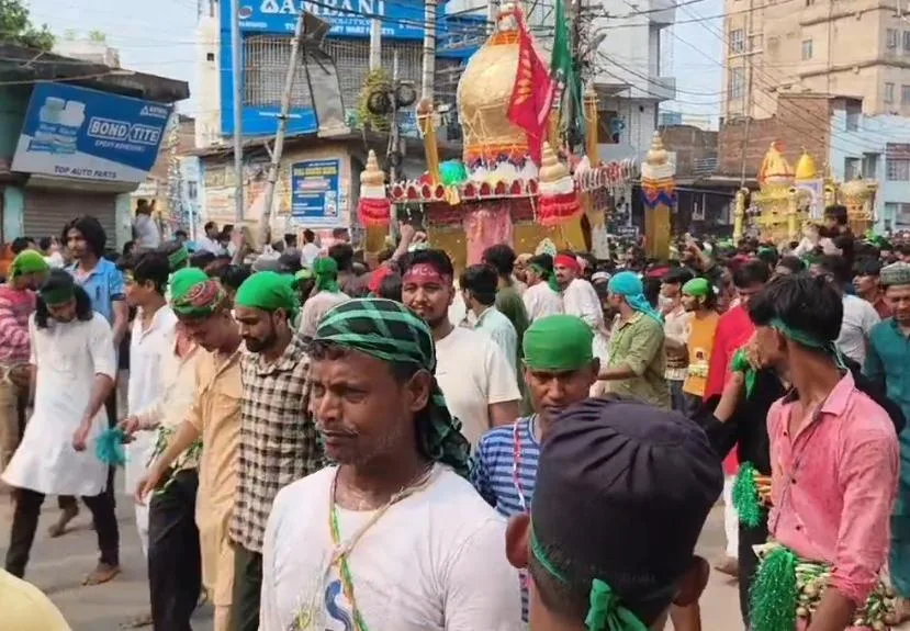 इमामबाड़ा से निकला ऐतिहासिक ताज़िया जुलूस, शाहजंगी में पहलाम के साथ शांतिपूर्वक संपन्न