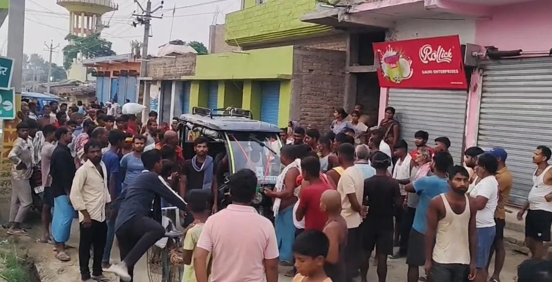 नाथनगर में दर्दनाक सड़क हादसा, ट्रैक्टर की चपेट में आने से पांच वर्षीय मासूम की मौत