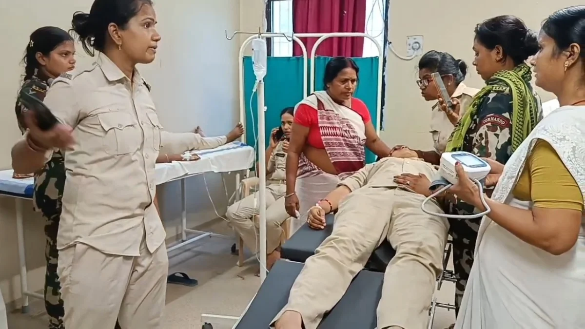 रोहतास में बड़ा सड़क हादसा: पुलिस जवानों से भरी बस में ट्रक ने मारी जोरदार टक्कर, 12 से अधिक महिला-पुरुष जवान घायल 2 रोहतास में बड़ा सड़क हादसा: पुलिस जवानों से भरी बस में ट्रक ने मारी जोरदार टक्कर, 12 से अधिक महिला-पुरुष जवान घायल