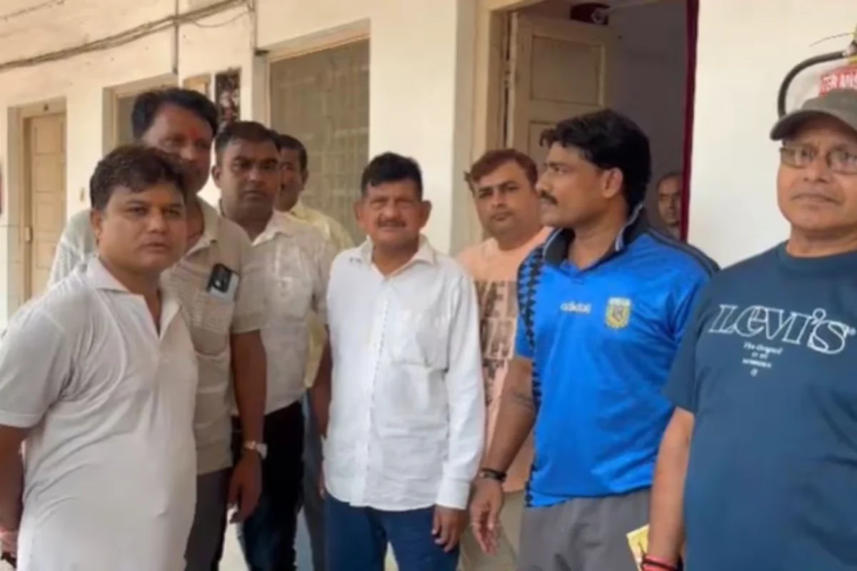 बिहार में भ्रष्टाचार पर बड़ी चोट: 40 हजार रुपये की रिश्वत लेते स्वास्थ्य विभाग के वरिष्ठ अधिकारी गिरफ्तार, निगरानी ब्यूरो की कार्रवाई से मचा हड़कंप