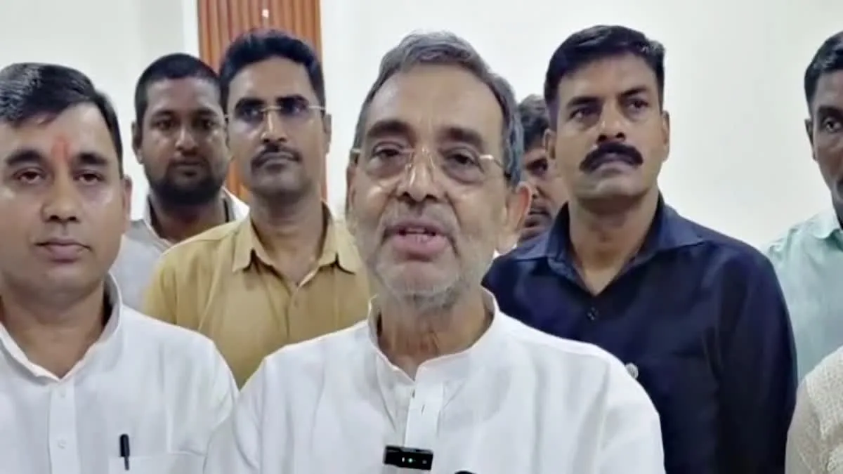 'RJD पहले से ही ध्वस्त पार्टी, नेता ही गायब हैं', उपेंद्र कुशवाहा का तेजस्वी यादव पर बड़ा हमला