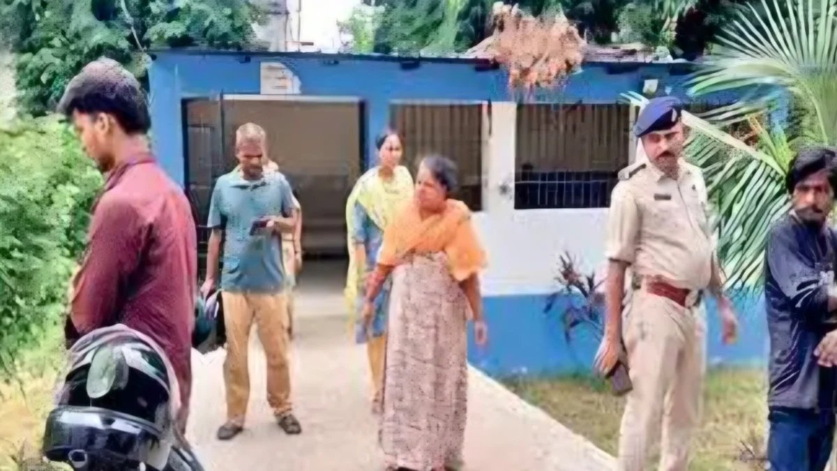 भागलपुर : नाथनगर में बेटे ने ईंट से वार कर पिता की हत्या की, घरेलू विवाद के बाद वारदात; आरोपी गिरफ्तार 1 भागलपुर : नाथनगर में बेटे ने ईंट से वार कर पिता की हत्या की, घरेलू विवाद के बाद वारदात; आरोपी गिरफ्तार