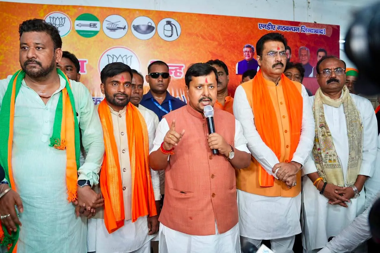 बांकीपुर के लोगों ने ही मुझे काम करना सिखाया: नितिन नवीन, बोले- जनता के बीच रहकर निभाई जिम्मेदारी 1 बांकीपुर के लोगों ने ही मुझे काम करना सिखाया: नितिन नवीन, बोले- जनता के बीच रहकर निभाई जिम्मेदारी