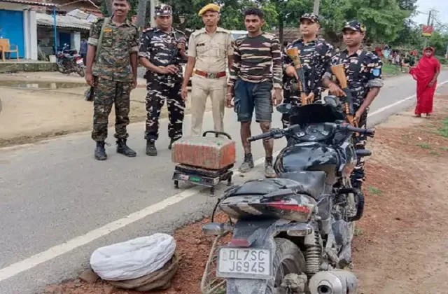 पूर्वी चंपारण में पुलिस की बड़ी कार्रवाई, 114 किलो से अधिक गांजा बरामद; नेपाल निवासी समेत दो तस्कर गिरफ्तार