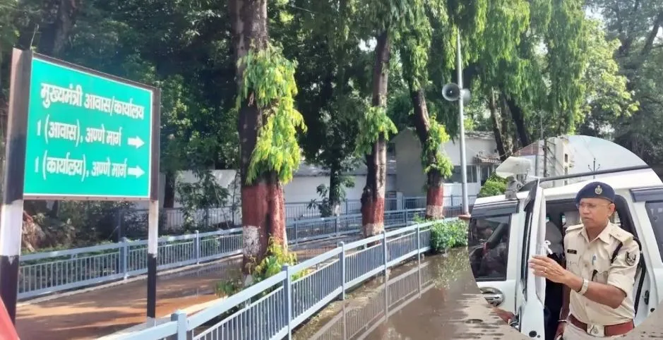 पटना में मुख्यमंत्री आवास और सचिवालय को बम से उड़ाने की धमकी, चार स्कूल भी निशाने पर; सुरक्षा एजेंसियां अलर्ट
