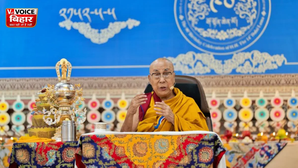 91 वर्ष के हुए दलाई लामा, बोधगया में विशेष पूजा-अर्चना; महाबोधि मंदिर में गूंजे शांति और करुणा के मंत्र 1 91 वर्ष के हुए दलाई लामा, बोधगया में विशेष पूजा-अर्चना; महाबोधि मंदिर में गूंजे शांति और करुणा के मंत्र