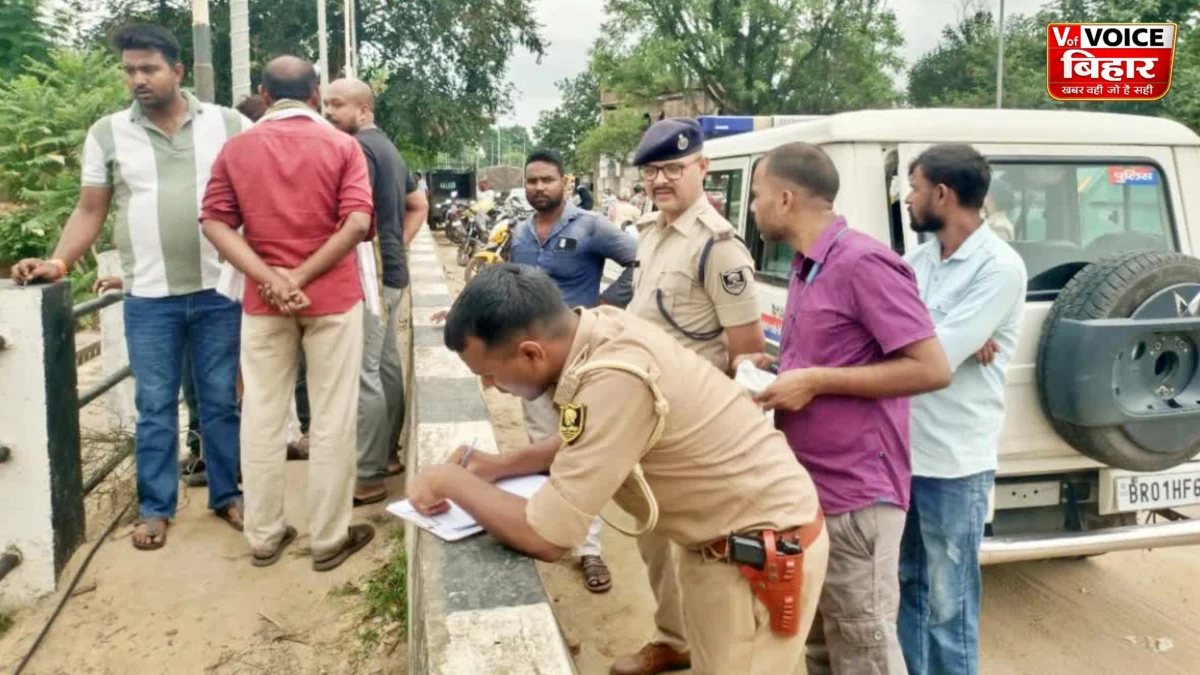 रोहतास में नहर से मिला 22 वर्षीय युवक का शव, हत्या की आशंका; परिजनों ने दर्ज कराई शिकायत 1 रोहतास में नहर से मिला 22 वर्षीय युवक का शव, हत्या की आशंका; परिजनों ने दर्ज कराई शिकायत