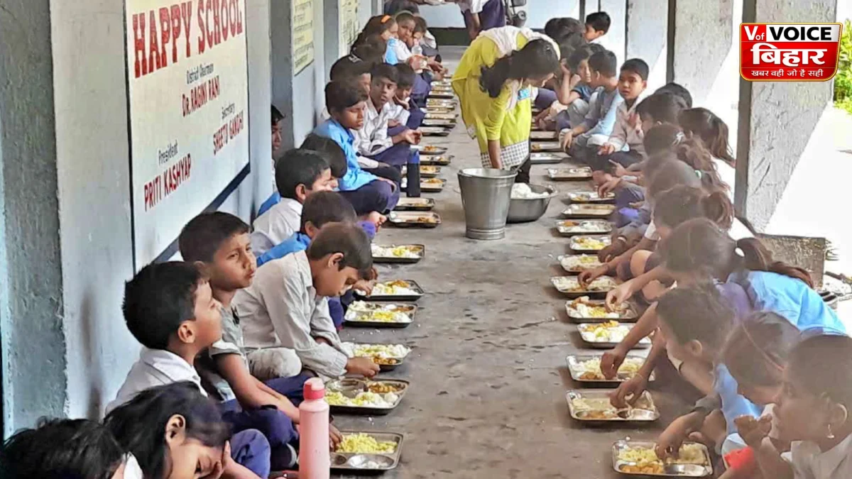 बिहार के मिड-डे मील मेन्यू में बड़ा बदलाव: बारिश के मौसम में 4 सब्जियों पर रोक, शिक्षा विभाग ने जारी किए निर्देश 1 बिहार के मिड-डे मील मेन्यू में बड़ा बदलाव: बारिश के मौसम में 4 सब्जियों पर रोक, शिक्षा विभाग ने जारी किए निर्देश