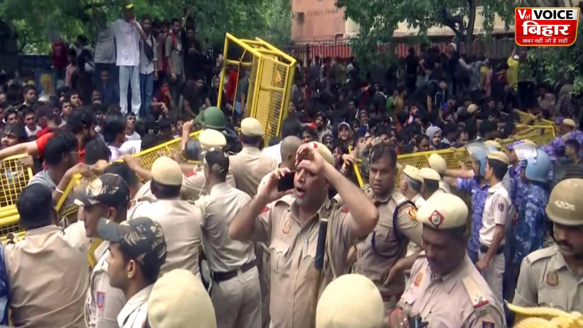 ‘संसद चलो’ मार्च के बाद दिल्ली में तनाव बरकरार: घायल छात्रा की हालत नाजुक, ICU में वेंटिलेटर पर इलाज; जंतर-मंतर पर CJP का आंदोलन जारी