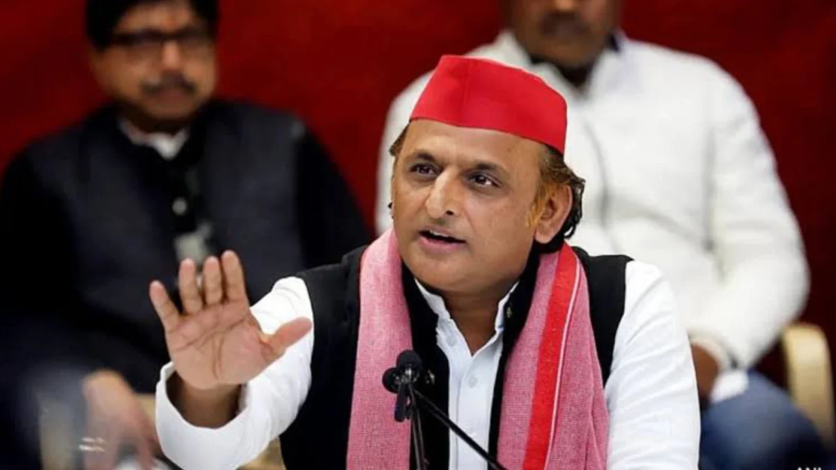 प्रयागराज छात्र आंदोलन पर सियासत तेज, अखिलेश यादव ने पुलिस कार्रवाई पर उठाए सवाल; छात्रों की रिहाई की मांग