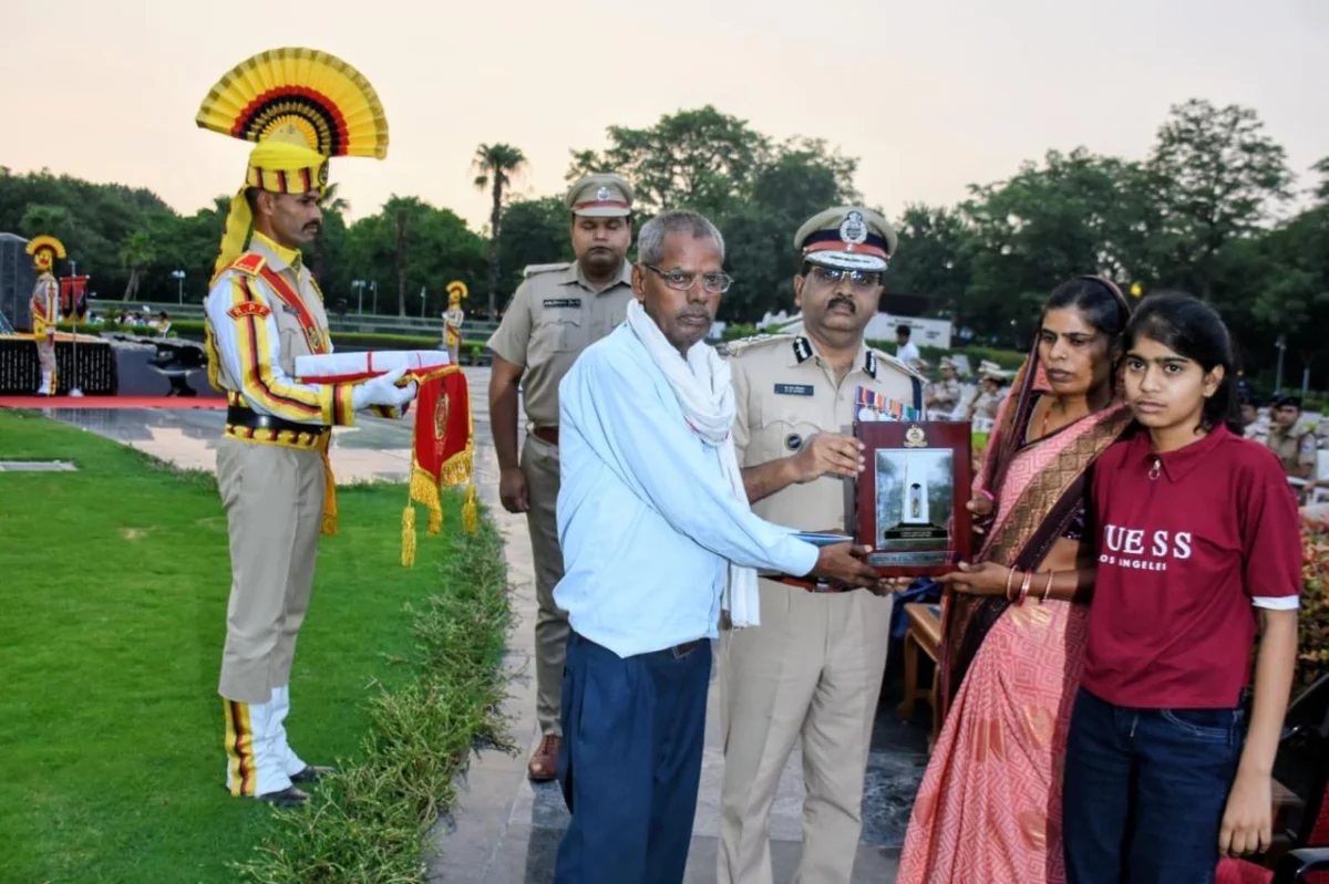 शहीद निरीक्षक ओम प्रकाश मीणा को पूर्व रेलवे की भावभीनी श्रद्धांजलि, सर्वोच्च बलिदान को किया नमन