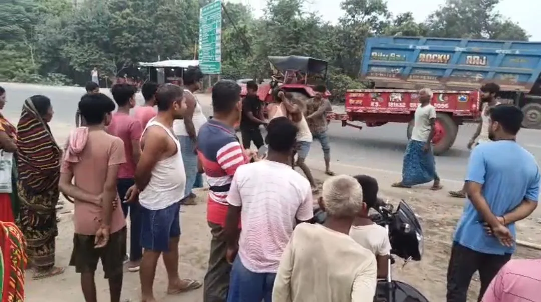 भागलपुर के लोदीपुर में कथित चोर पकड़ाया, लगातार चोरी की घटनाओं से ग्रामीणों में बढ़ा आक्रोश