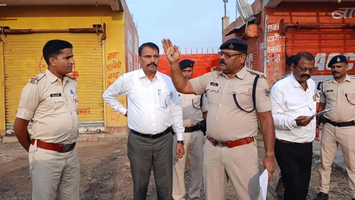 श्रावणी मेला की तैयारियों का जायजा लेने अजगैविनाथ धाम पहुंचे अधिकारी, कई पार्किंग स्थल किए गए चिन्हित