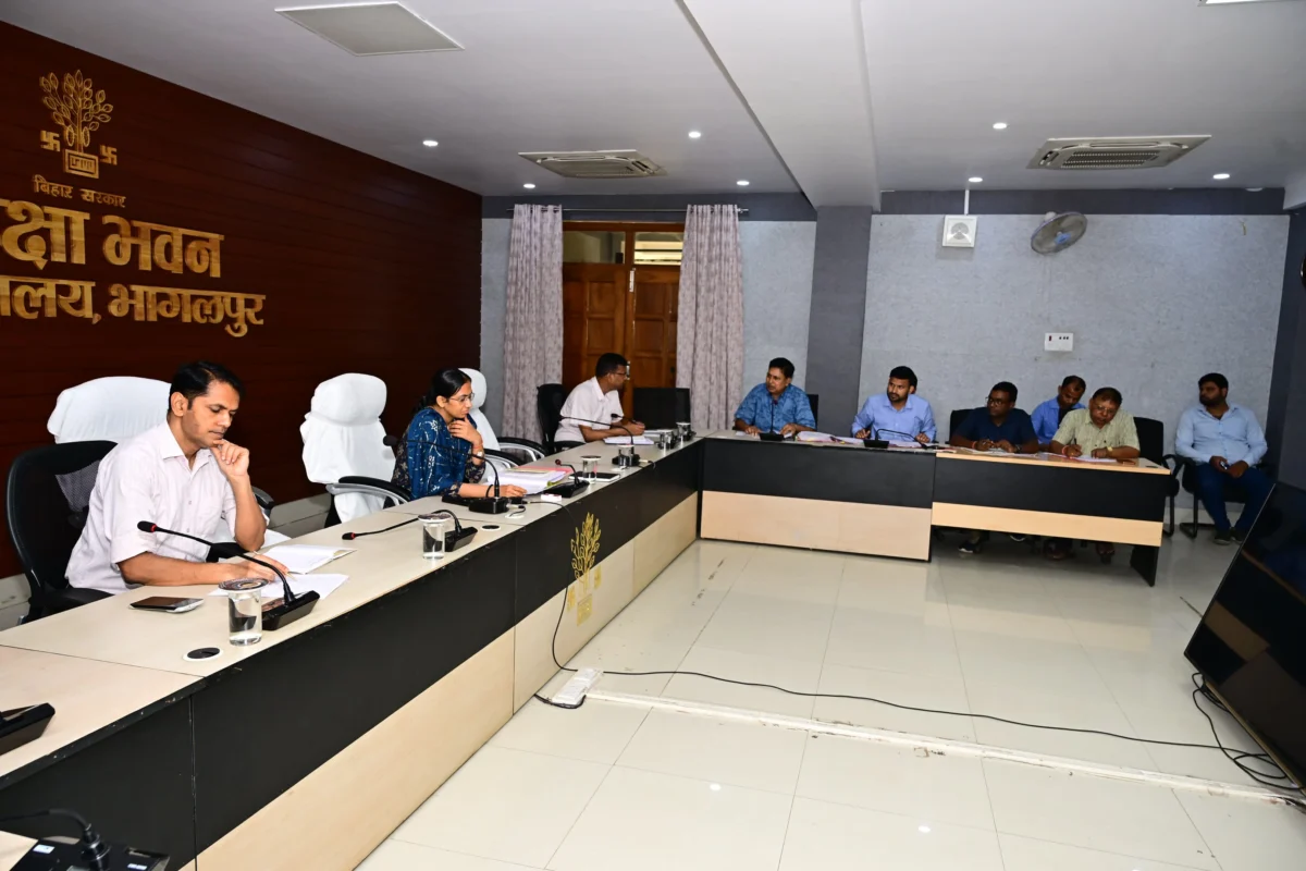 जिला विकास समिति की बैठक में सहकारिता योजनाओं की समीक्षा, किसानों तक लाभ पहुंचाने पर जोर