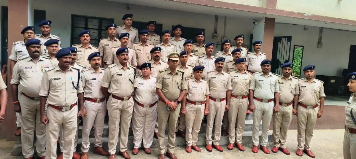 भागलपुर पुलिस केंद्र में 47 नव प्रोन्नत सहायक अवर निरीक्षकों का सम्मान, पिपिंग सेरेमनी में SSP ने कंधों पर लगाए स्टार