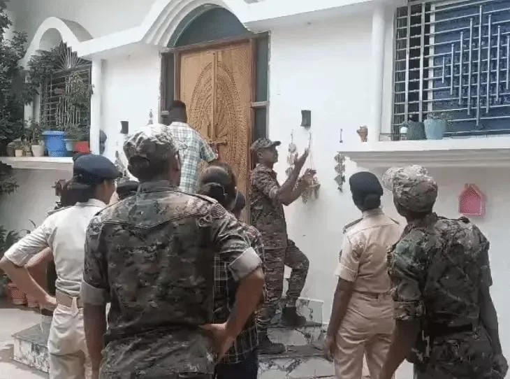 सहरसा के रेड लाइट एरिया में पुलिस की बड़ी कार्रवाई, 4 नाबालिग लड़कियां समेत 18 लोग हिरासत में, कथित मानव तस्करी नेटवर्क की जांच तेज