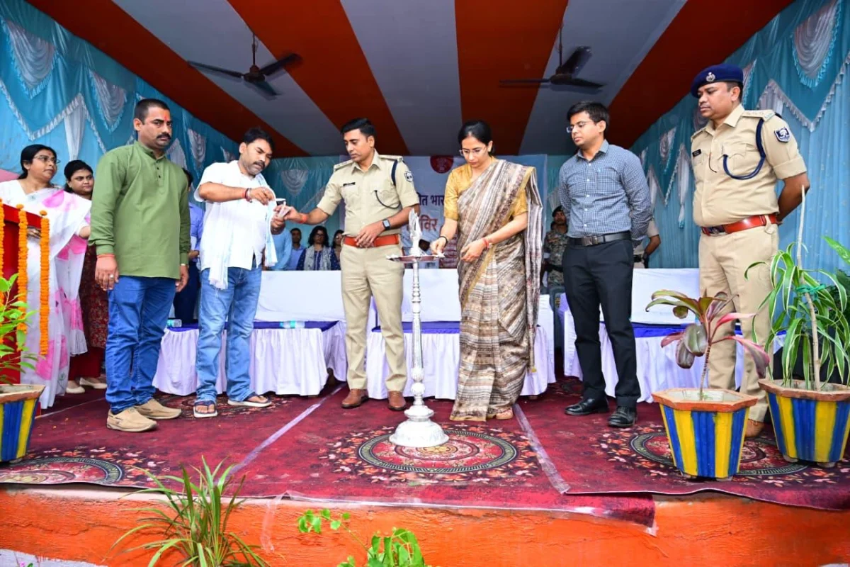 कहलगांव सहयोग शिविर का डीएम और एसएसपी ने किया निरीक्षण, अधिकारियों को आम लोगों की शिकायतों का समयबद्ध समाधान सुनिश्चित करने का निर्देश