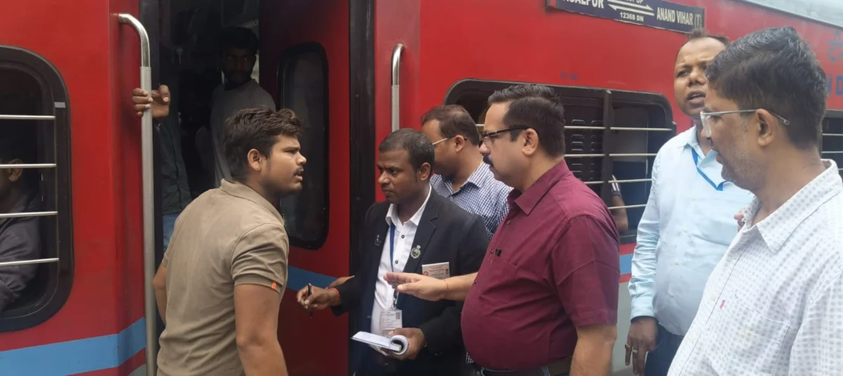 मालदा मंडल का सघन टिकट जांच अभियान, भागलपुर–जमालपुर–किऊल रेलखंड में 618 यात्री पकड़े गए, ₹6.83 लाख से अधिक जुर्माना वसूला