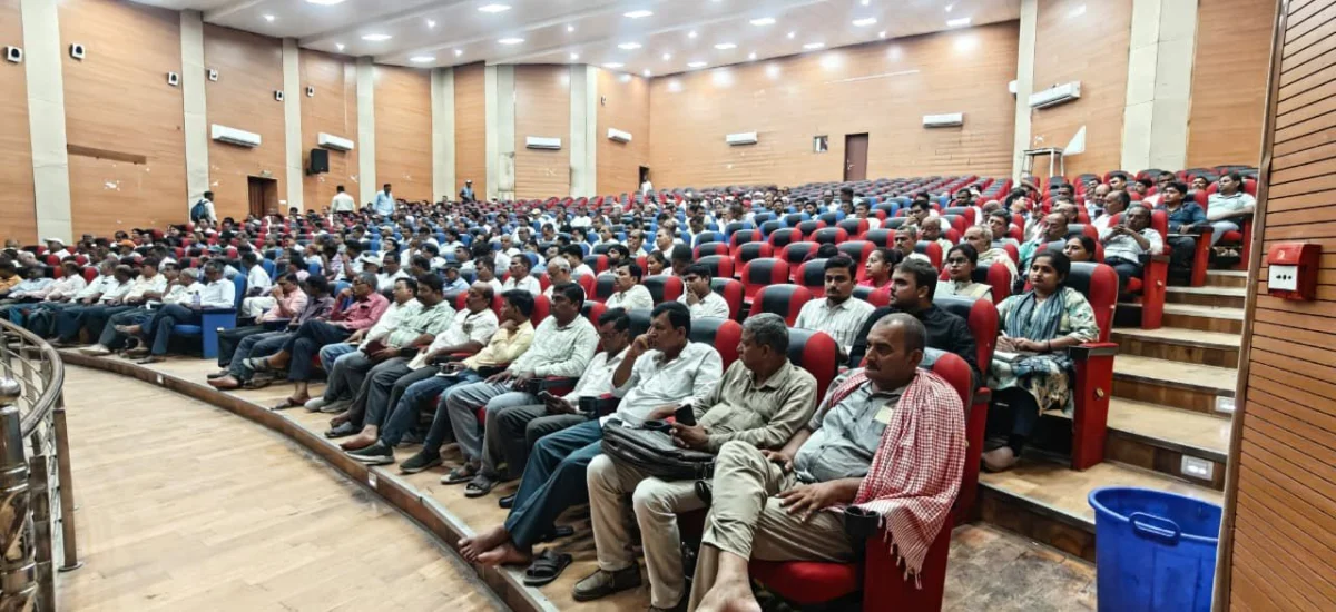 दरभंगा में गन्ना खेती बढ़ाने की बड़ी पहल, नई चीनी मिलों को पर्याप्त आपूर्ति के लिए शुरू होगा व्यापक अभियान 1 दरभंगा में गन्ना खेती बढ़ाने की बड़ी पहल, नई चीनी मिलों को पर्याप्त आपूर्ति के लिए शुरू होगा व्यापक अभियान