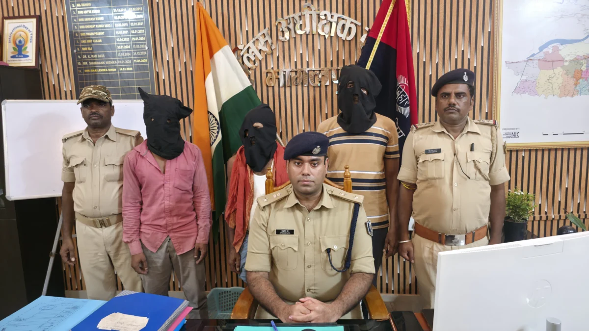 सुल्तानगंज हत्याकांड का खुलासा: 22 दिन बाद पुलिस के हत्थे चढ़े तीन मुख्य आरोपी, टोटो रिक्शा से ठिकाने लगाया था महिला का शव