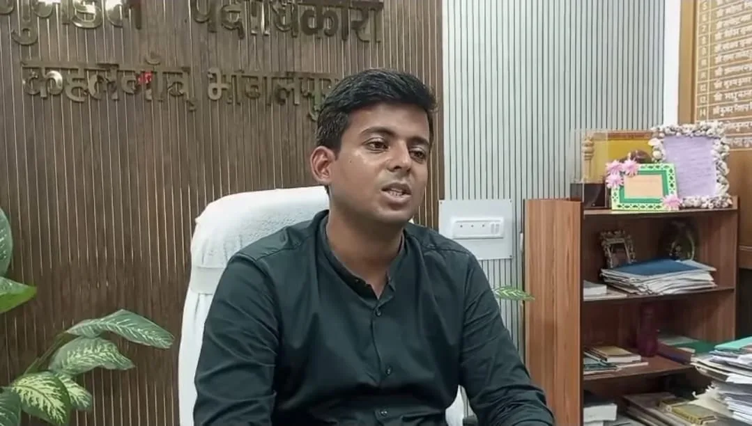 कहलगांव में बेटियों के सशक्तिकरण की नई पहल, 84 स्कूलों में हर महीने होगा ‘शक्ति संवाद’, बाल विवाह रोकने के लिए बनेगी मजबूत निगरानी व्यवस्था 1 कहलगांव में बेटियों के सशक्तिकरण की नई पहल, 84 स्कूलों में हर महीने होगा ‘शक्ति संवाद’, बाल विवाह रोकने के लिए बनेगी मजबूत निगरानी व्यवस्था