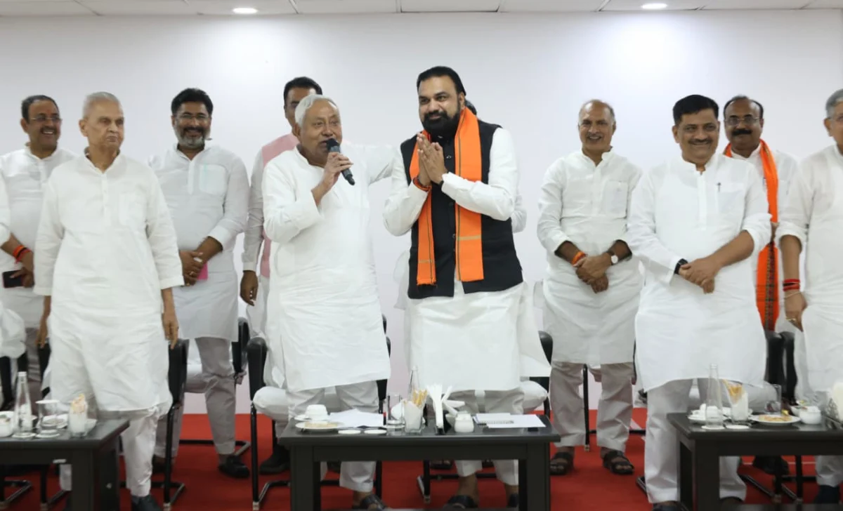 बिहार के विकास को नई रफ्तार देने की तैयारी, 15 अगस्त के बाद जिलों का दौरा करेंगे मुख्यमंत्री, मेडिकल कॉलेज से लेकर राशन कार्ड तक कई बड़े ऐलान