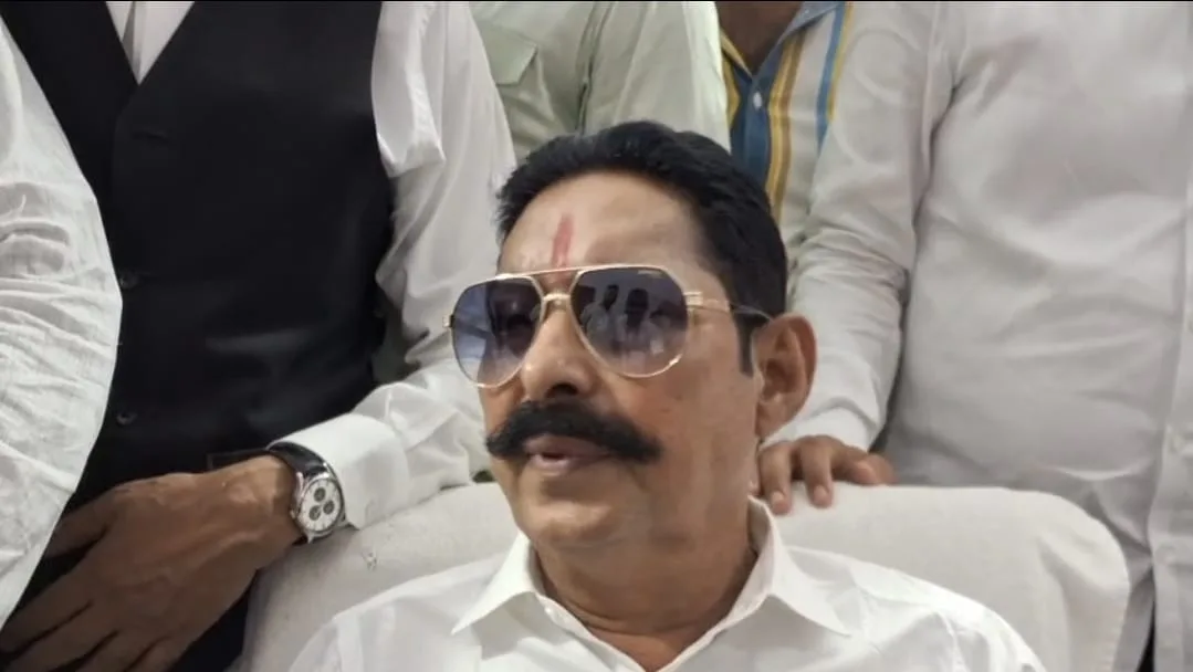 गोपालगंज कोर्ट में अनंत सिंह और भोजपुरी अभिनेता गुंजन सिंह ने किया आत्मसमर्पण, सुनवाई के बाद मिली जमानत