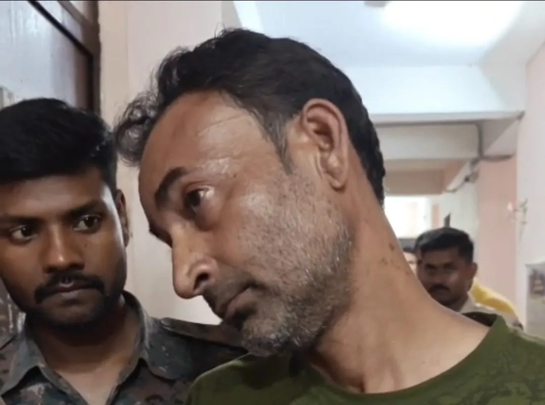 निलंबित ड्रग इंस्पेक्टर दीपक राम शराब के नशे में गिरफ्तार, मेडिकल जांच में पुष्टि के बाद मद्यनिषेध कानून के तहत कार्रवाई