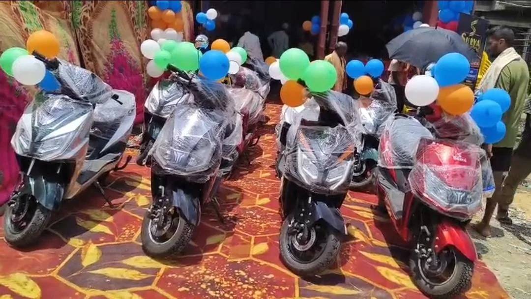 भागलपुर के बलुआचक में हाई परफॉर्मेंस इलेक्ट्रिक स्कूटी की एंट्री, एक चार्ज में 150 किलोमीटर तक सफर का दावा