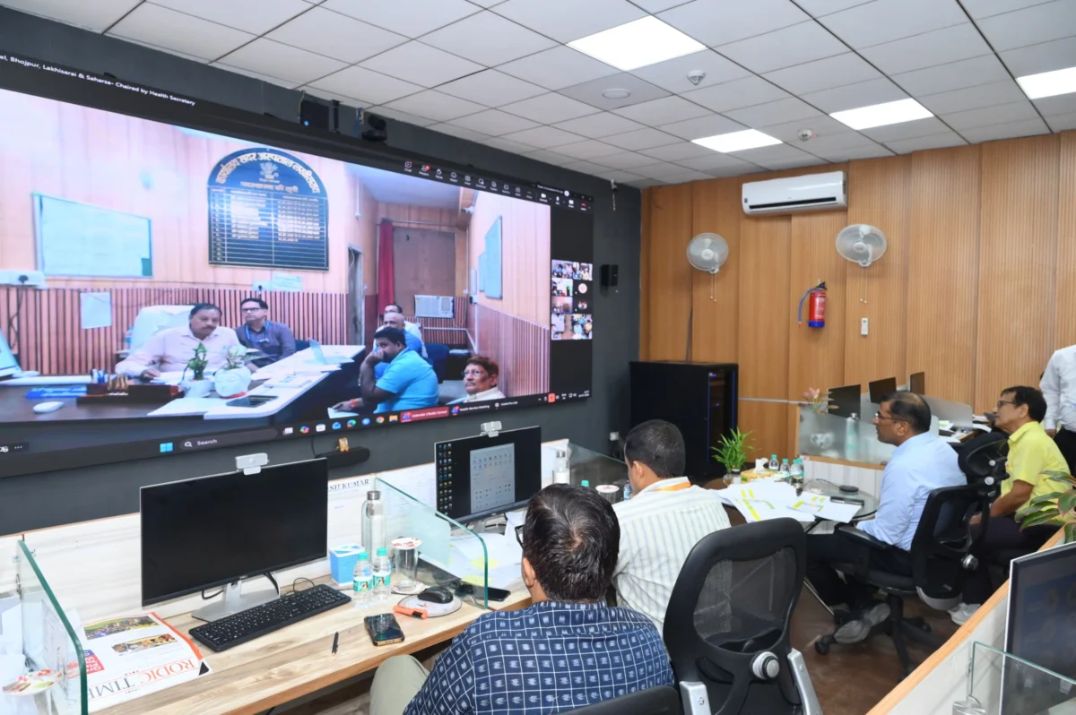 सरकारी अस्पतालों में ड्यूटी से गायब रहने वाले डॉक्टरों पर होगी कार्रवाई, निजी अस्पताल रेफर करने पर भी सख्ती के संकेत 1 सरकारी अस्पतालों में ड्यूटी से गायब रहने वाले डॉक्टरों पर होगी कार्रवाई, निजी अस्पताल रेफर करने पर भी सख्ती के संकेत