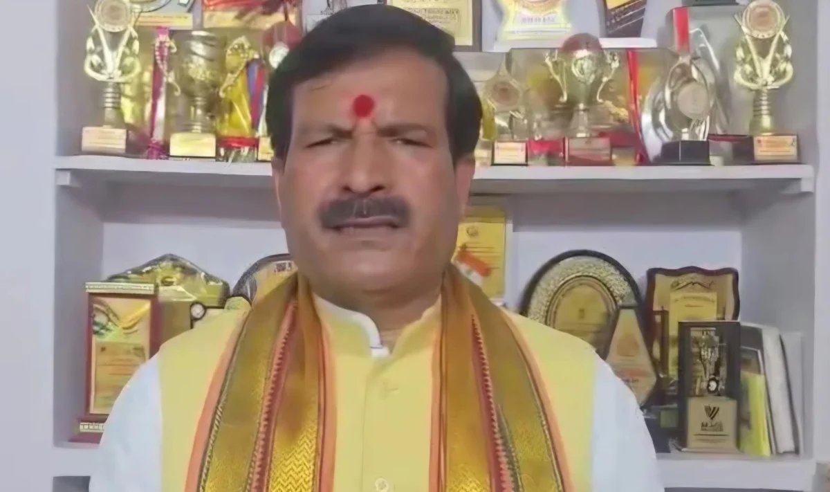 RJD को बड़ा झटका: पार्टी प्रवक्ता मृत्युंजय तिवारी ने दिया इस्तीफा, बोले- ‘तेजस्वी यादव दीमकों से घिरे, निष्ठावान कार्यकर्ताओं का नहीं रहा सम्मान’