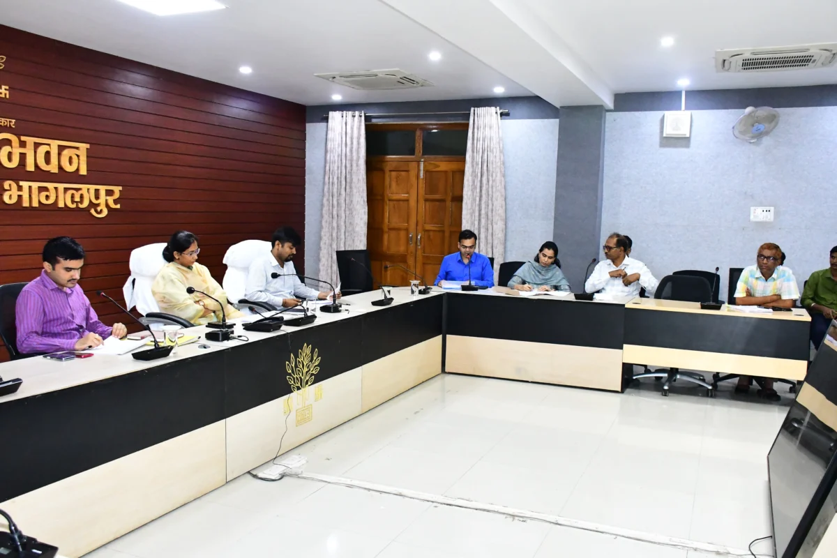 गंगा संरक्षण और नमामि गंगे योजनाओं की समीक्षा, डीएम ने सभी विभागों को समन्वित कार्रवाई के दिए निर्देश 1 गंगा संरक्षण और नमामि गंगे योजनाओं की समीक्षा, डीएम ने सभी विभागों को समन्वित कार्रवाई के दिए निर्देश