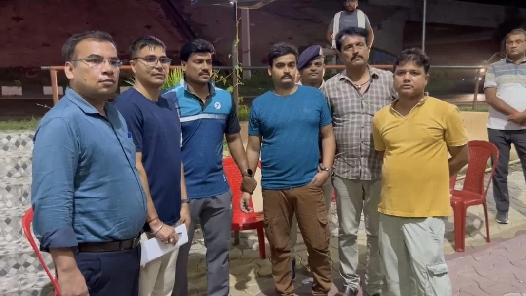 मोकामा में रिश्वत लेते थानाध्यक्ष गिरफ्तार, निगरानी विभाग ने थाना परिसर में की कार्रवाई