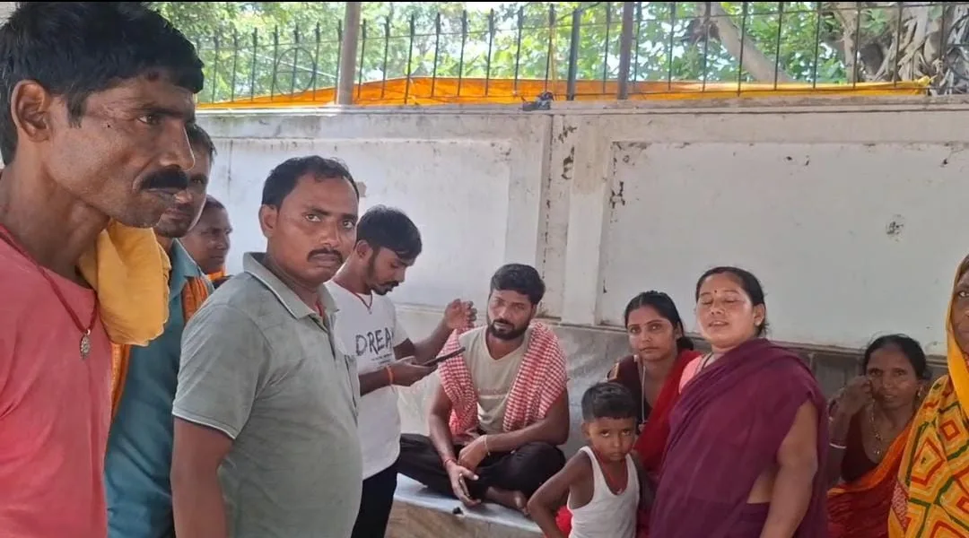हलवाई की दुकान पर दर्दनाक हादसा, खौलते तेल में गिरने से 11 वर्षीय बच्चे की मौत; परिजनों ने कार्रवाई की मांग की