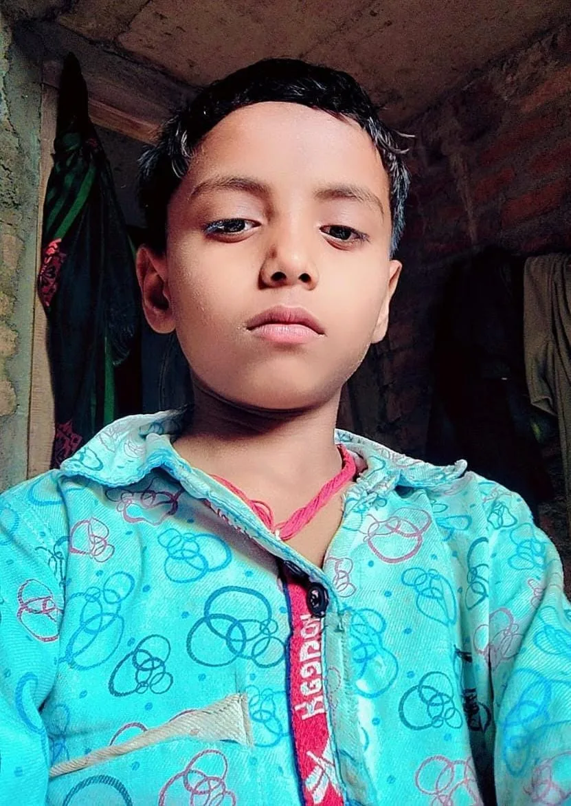 हलवाई की दुकान पर दर्दनाक हादसा, खौलते तेल में गिरने से 11 वर्षीय बच्चे की मौत; परिजनों ने कार्रवाई की मांग की 2 हलवाई की दुकान पर दर्दनाक हादसा, खौलते तेल में गिरने से 11 वर्षीय बच्चे की मौत; परिजनों ने कार्रवाई की मांग की