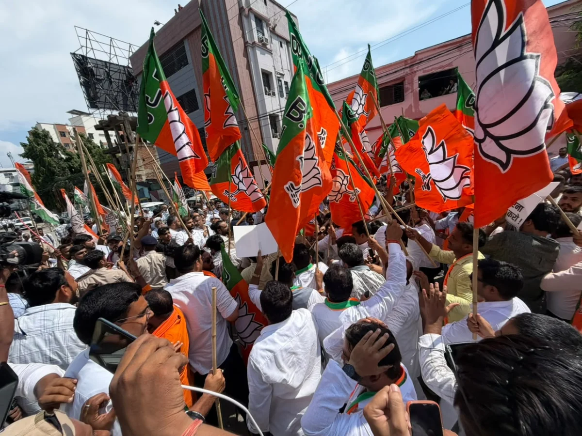 पटना में कांग्रेस-भाजपा कार्यकर्ताओं के बीच झड़प, दोनों दलों ने एक-दूसरे पर लगाए आरोप