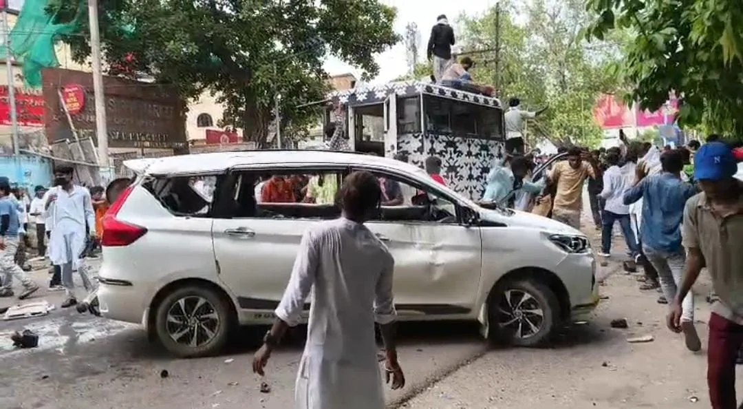 बिहार बंद के दौरान भागलपुर में हंगामा, तिलकामांझी चौक पर पथराव के बाद पुलिस ने किया लाठीचार्ज