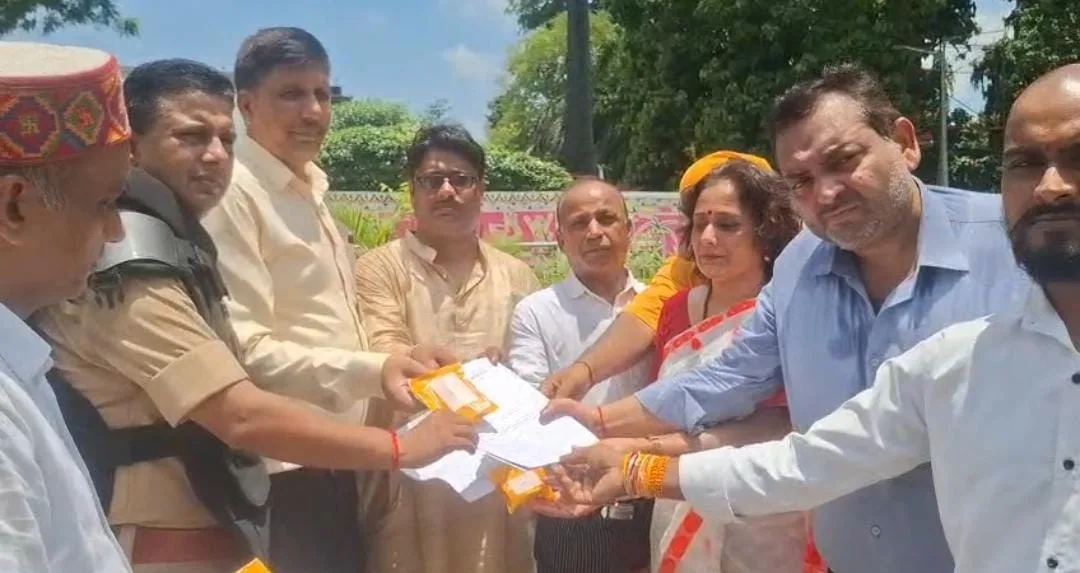 भागलपुर में निकली 'गौ सम्मान आह्वान यात्रा', 5 लाख हस्ताक्षरों वाला ज्ञापन डीएम को सौंपा