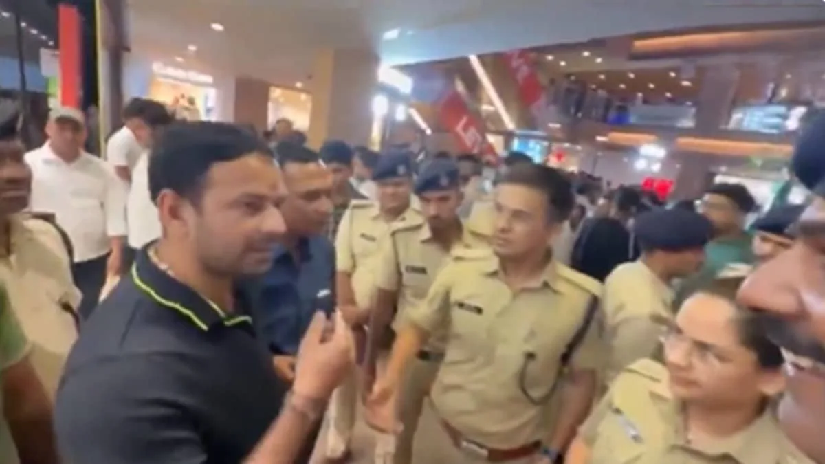 बिहार बंद के दौरान 13 जिलों में प्रदर्शन, भागलपुर में उपद्रव;पटना में तेज प्रताप यादव गिरफ्तार