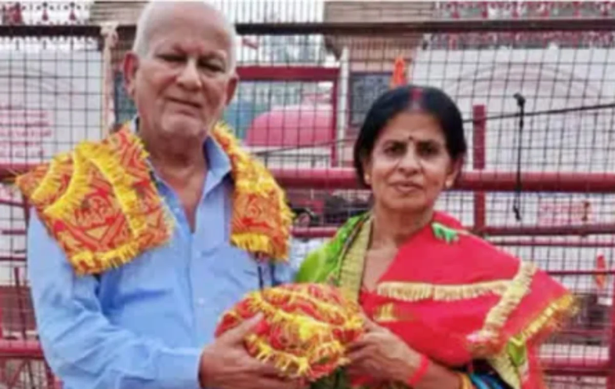 बेंगलुरु में बैठे बेटे ने मोबाइल पर LIVE देखा माता-पिता का मर्डर, CCTV में कैद हुई खौफनाक वारदात