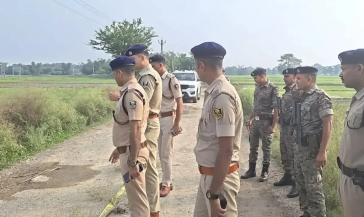 खगड़िया में पुलिस-बदमाश मुठभेड़: एसआई की सरकारी पिस्टल छीनकर भागे अपराधी पर चली गोली, दो साथी अब भी फरार 1 खगड़िया में पुलिस-बदमाश मुठभेड़: एसआई की सरकारी पिस्टल छीनकर भागे अपराधी पर चली गोली, दो साथी अब भी फरार