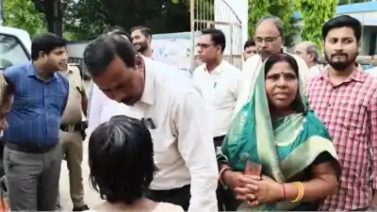 खगड़िया के स्कूल में मिड-डे मील के खाने में मिला मरा सांप का बच्चा, 30 से अधिक बच्चों की बिगड़ी तबीयत