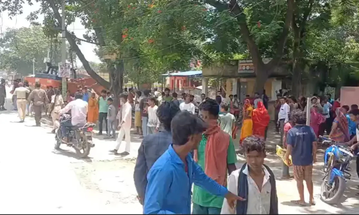 मुजफ्फरपुर में गैस पाइपलाइन क्षतिग्रस्त होने से मची अफरा-तफरी, पांच छात्राएं बेहोश, स्कूलों में करानी पड़ी छुट्टी