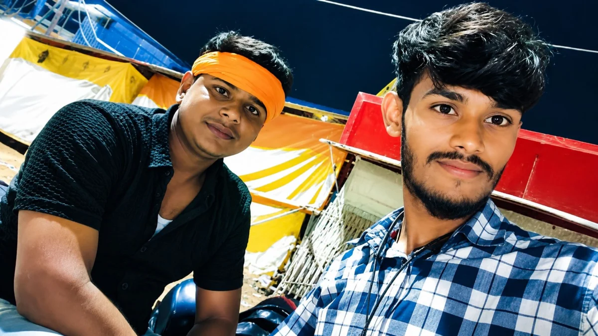 दुमका सड़क हादसा: भागलपुर के साहेबगंज मोहल्ले के दो युवकों की मौत, बाबा धाम से लौटते समय ट्रैक्टर से टकराई बाइक