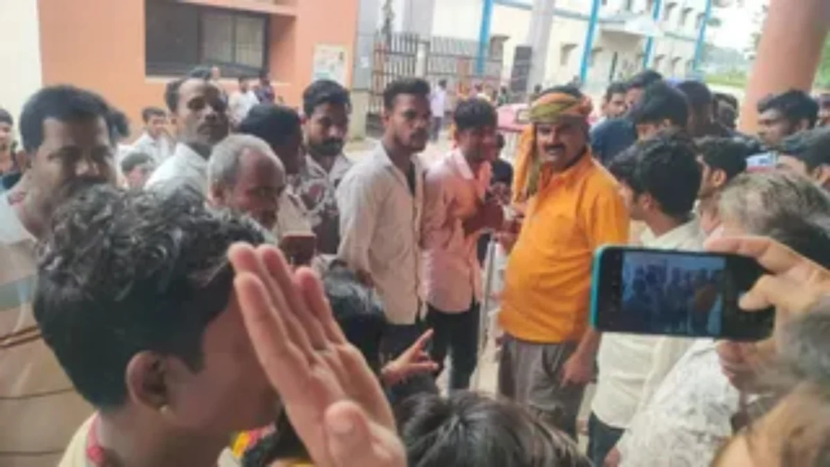 बिहार के बेतिया में बाइक की चाबी को लेकर भाइयों में विवाद, बड़े भाई ने चाकू से हमला कर छोटे की जान ली