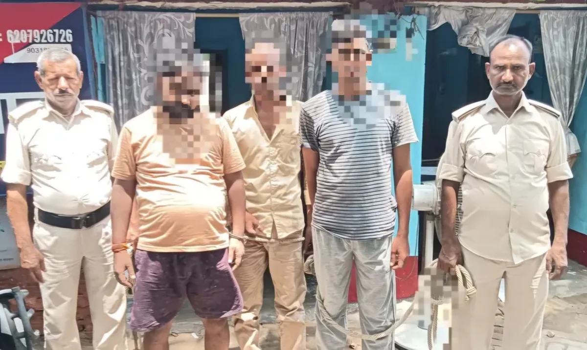 भोजपुर में नशे में धुत होमगार्ड का हाईवोल्टेज ड्रामा, पीपा पुल पर राहगीरों से मारपीट के बाद तीन गिरफ्तार